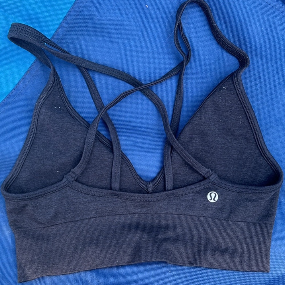LULULEMON - sports bra